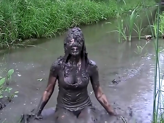 Sexy Gold Girl Far Mud